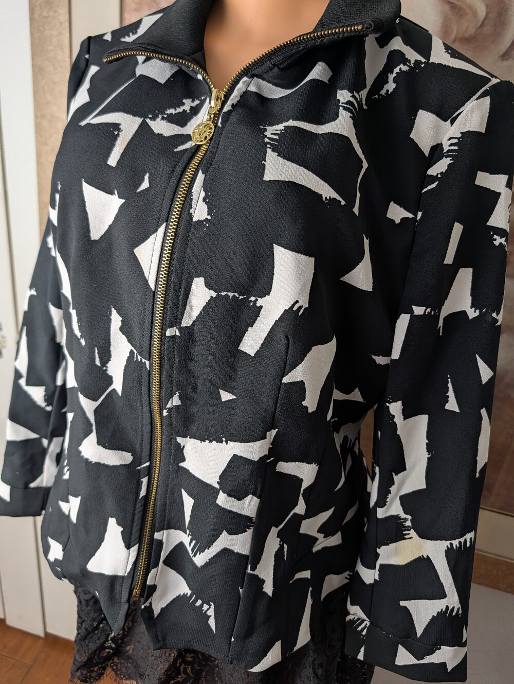 Anne Klein black and white abstract print zip-up jacket Size L